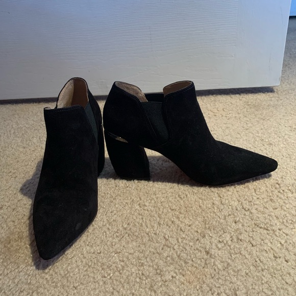 Suede black pointed toe boots - Picture 4 of 5